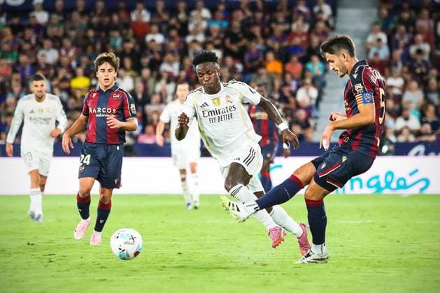 Spanish La Liga EA Sports soccer match Levante vs Real Madrid at Ciutat de Valencia stadium in Valencia, Spain 23 September 2025 Vinicius Jr 900 Cordon Press  900 CordonxPress LOF - Levante vs Real Madrid