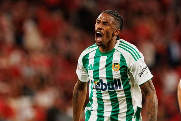 Andre Luiz seen celebrating after scoring goal during Liga Portugal game between SL Benfica and Rio Ave FC (Ball Raw Images Maciej Rogowski) Lisbon Estadio Da Luz Portugal Copyright: xMaciejxRogowskix maciejrogowski_benfica_rioave_2526-03