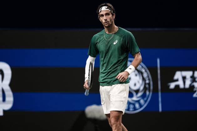 CHENGDU, CHINA - SEPTEMBER 23: Lorenzo Musetti of Italy reacts during the Men s Singles final match against Alejandro Tabilo of Chile on Day 8 of 2025 ATP, Tennis Herren Chengdu Open at Sichuan International Tennis Centre on September 23, 2025 in Chengdu, Sichuan Province of China.  Copyright: xVCGx 111592811723