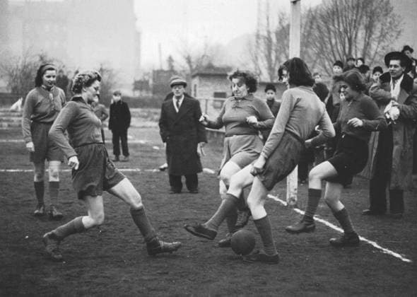 Fussball U.B.z. Frauenfussball ca. 1953 !ACHTUNG AUFNAHMEDATUM GESCHÄTZT! *** Football u B Z Women u0026 39;s football Approx 1953 ATTENTION date estimated !ACHTUNG AUFNAHMEDATUM GESCHÄTZT!