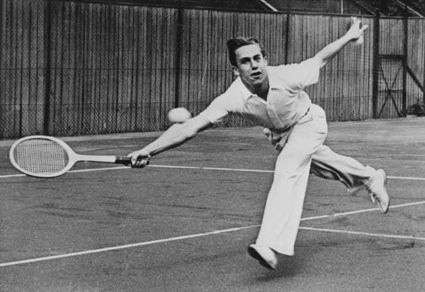 Tennis Davis Cup Europazone, 1. Runde (Spiel 4) Henner Henkel (GER) - Boris Maneff (SUI) 6:1, 6:2, 6;2 Bereits nach dem 4. Spiel steht es 5:0 fuer Deutschland gegen die Schweiz. U.B.z. Heinrich Henner Henkel in Aktion. zwischen 05.-07. Mai 1939 in Wien - Deutschland (Oesterreich) !ACHTUNG AUFNAHMEDATUM GESCHÄTZT! *** Tennis Davis Cup European zone, 1 Round Game 4 Henner Henkel ger Boris Maneff SUI 6 1, 6 2, 6 2 already After the 4 Game is it 5 0 for Germany against The Switzerland u B Z Heinrich Henner Henkel in Action shot between 05 07 May 1939 in Vienna Germany Austria ATTENTION date estimated !ACHTUNG AUFNAHMEDATUM GESCHÄTZT!