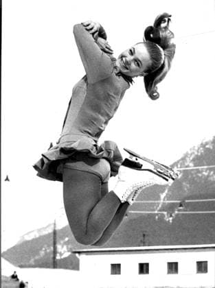 Eiskunstlauf U.B.z. Gabriele Seyfert (DDR) 1968 !ACHTUNG AUFNAHMEDATUM GESCHÄTZT! *** Figure skating u B Z Gabriele Seyfert GDR 1968 ATTENTION date estimated !ACHTUNG AUFNAHMEDATUM GESCHÄTZT!