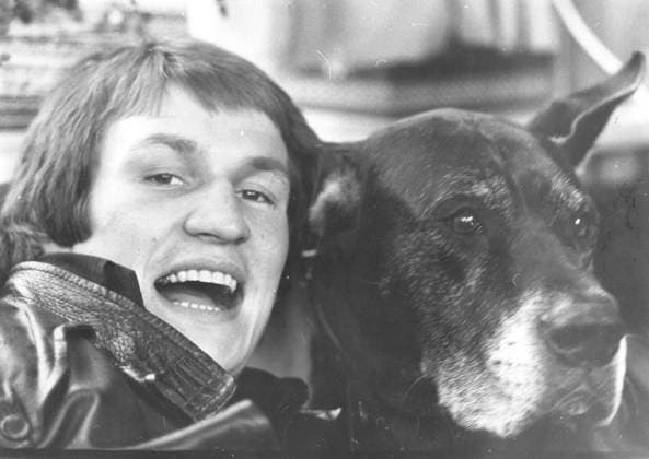 Boxen, Deutschland U.B.z. Eckhard (Ekkehard) Dagge mit seinem Hund 1970er !ACHTUNG AUFNAHMEDATUM GESCHÄTZT! *** Boxing, Germany u B Z Eckhard Ekkehard Dagge with his Dog 1970 ATTENTION date estimated !ACHTUNG AUFNAHMEDATUM GESCHÄTZT!