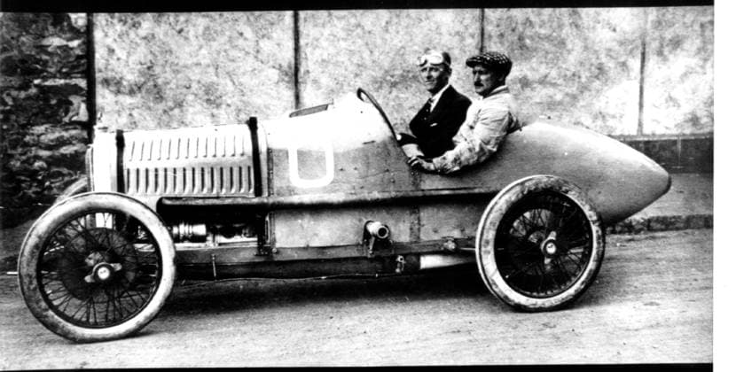 Talbot-Rennwagen 1922 - 1923 gewannen sie ohne Ausnahme s°mtliche Grand-Prix ihrer Klasse. Am Steuer des 1,5 Liter-Talbot mit 16-Ventil-Motor sitzt hier Sir Henry Segrave, der schnelle britische Lord. Er stellt in den 20er Jahren mit einem Sunbeam einen absoluten Geschwindigkeitsweltrekord fÂ¸r Automobile auf. !ACHTUNG AUFNAHMEDATUM GESCHÄTZT! *** Talbot racing car 1922 1923 won Them without Exception all Grand Prix their Class at Tax the 1,5 Litres Talbot with 16 Valve Engine sits here Sir Henry Segrave, the Fast British Lord he , in the 20 Years with a Sunbeam a absolute World speed record fÂ¸r Automobiles on ATTENTION date estimated !ACHTUNG AUFNAHMEDATUM GESCHÄTZT!