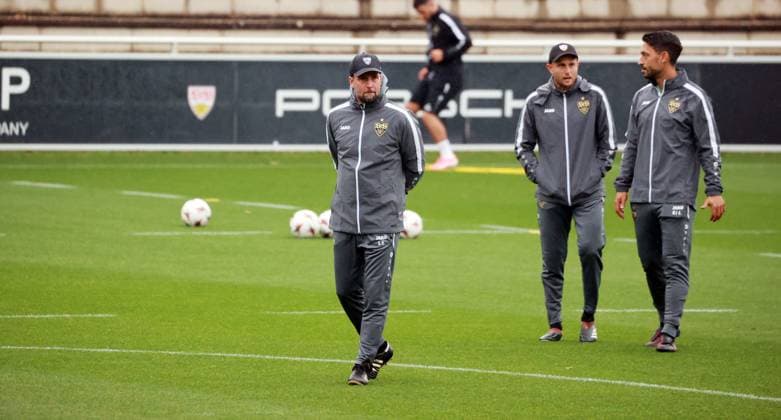20.09.25 VfB Stuttgart Training Deutschland, Stuttgart, 24.09.2025, Fussball, Bundesliga, VfB Stuttgart Training: Sebastian Hoeneß (Trainer).