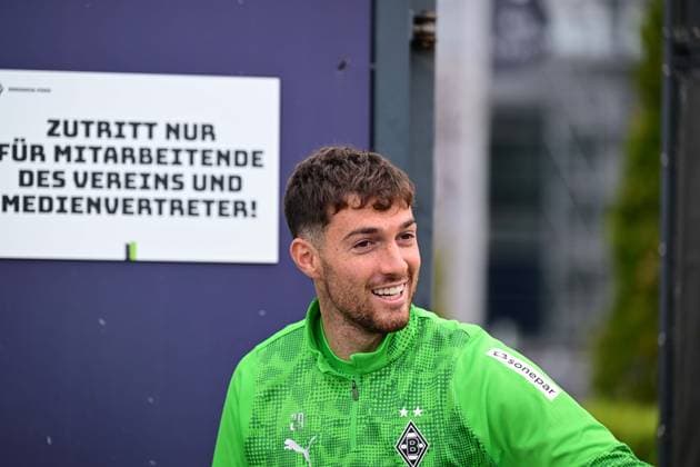 24.09.2025; Moenchengladbach; Fussball, Herren, Saison 2025 2026, Training Borussia Moenchengladbach Joe Scally (Gladbach) DFL regulations prohibit any use of photographs as image sequences and or quasi-video. Borussia-Park NRW Deutschland