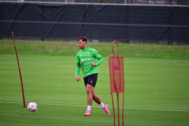 24.09.2025; Moenchengladbach; Fussball, Herren, Saison 2025 2026, Training Borussia Moenchengladbach Fabio Chiarodia (Gladbach) DFL regulations prohibit any use of photographs as image sequences and or quasi-video. Borussia-Park NRW Deutschland