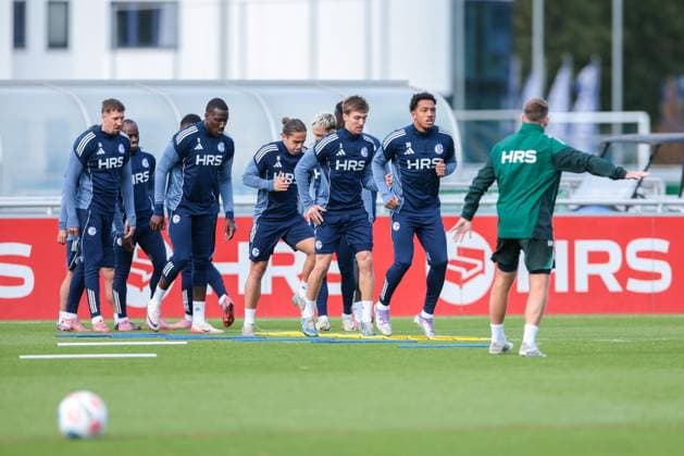 24.09.2025, Fussball, Saison 2025 2026, Training FC Schalke 04, v. l. Janik Bachmann (FC Schalke 04), Bryan Lasme (FC Schalke 04), Mauro Zalazar (FC Schalke 04), Felipe Sanchez (FC Schalke 04), Anton Donkor (FC Schalke 04), Gelsenkirchen Trainingsgelände FC Schalke 04 NRW Deutschland xRHR-FOTO YYx Copyright: RHR-FOTOx RHR-FOTO YY