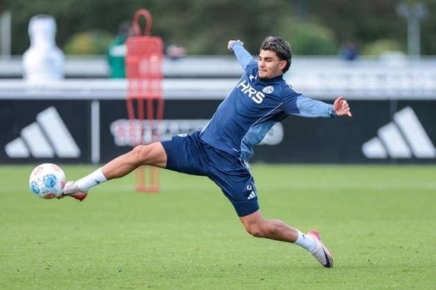 24.09.2025, Fussball, Saison 2025 2026, Training FC Schalke 04, Mertcan Ayhan (FC Schalke 04), Gelsenkirchen Trainingsgelände FC Schalke 04 NRW Deutschland xRHR-FOTO YYx Copyright: RHR-FOTOx RHR-FOTO YY