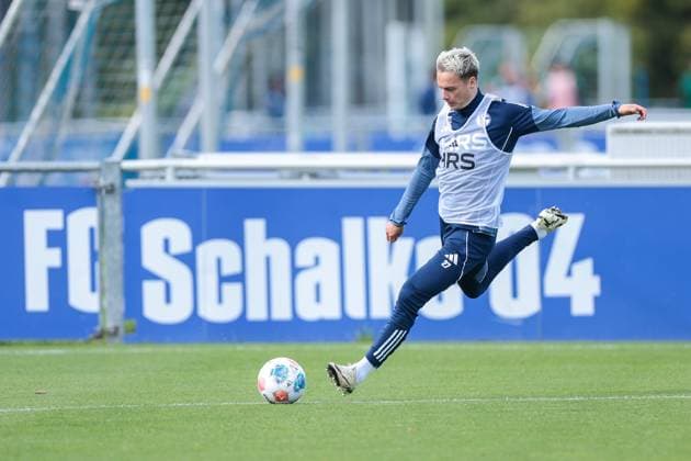 24.09.2025, Fussball, Saison 2025 2026, Training FC Schalke 04, Finn Porath (FC Schalke 04), Gelsenkirchen Trainingsgelände FC Schalke 04 NRW Deutschland xRHR-FOTO YYx Copyright: RHR-FOTOx RHR-FOTO YY