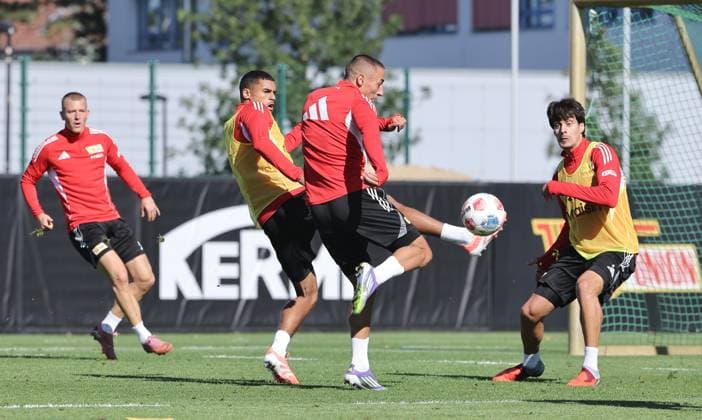 Danilho Doekhi, Marin Ljubicic, Diogo Leite Zweikampf Spielszene Aktion Fußball Fussball Training 1.Bundesliga Herren DFL Saison 2025 2026 24.09.2025 1.FC Union Berlin FCU DFL regulations prohibit any use of photographs as image sequences and or quasi-video.