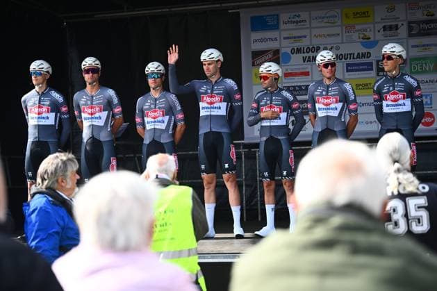Omloop van Het Houtland 2025 Cycling Race LICHTERVELDE, BELGIUM - SEPTEMBER 24 : Alpecin-Deceuninck riders during the 78th edition of Omloop van Het Houtland an UCI Class 1.1 one day cycling road race for Men Elite of 198,7 km with start in Eernegem and finish in Lichtervelde on September 24, 2025 in Lichtervelde, Belgium, 24 09 2025 Lichtervelde Belgium  Copyright: xGvgx