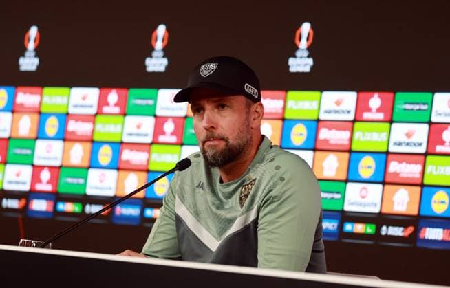 24.09.25 VfB Stuttgart Pressekonferenz Deutschland, Stuttgart, 24.09.2025, Fussball, UEFA Europa League, VfB Stuttgart, Pressekonferenz PK: Sebastian Hoeneß (Trainer).