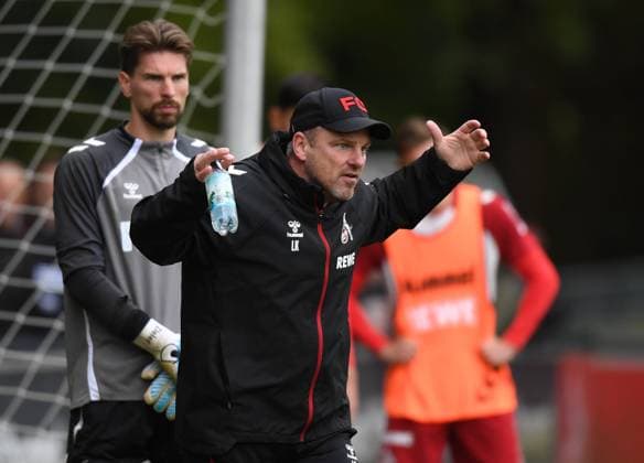 24.09.2025, xophax, Fussball , 1.FC Köln 1.FC Köln, Fussball-Bundesliga Saison 2025 2026 , Training Trainer Lukas Kwasniok und Ron Robert Zieler , links (DFL DFB REGULATIONS PROHIBIT ANY USE OF PHOTOGRAPHS as IMAGE SEQUENCES and or QUASI-VIDEO) Köln