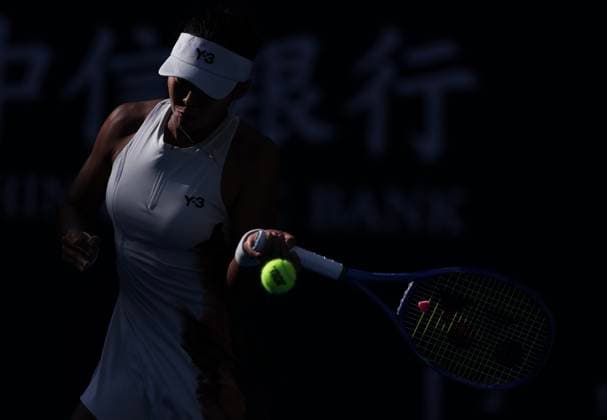 (250924) -- BEIJING, Sept. 24, 2025 -- Zhang Ruien hits a return during the women s singles first round match between Zhang Ruien of China and Eva Lys of Germany at 2025 China Open tennis tournament in Beijing, China, Sept. 24, 2025. ) (SP)CHINA-BEIJING-TENNIS-CHINA OPEN-WOMEN S SINGLES-FIRST ROUND (CN) BaixXuefei 