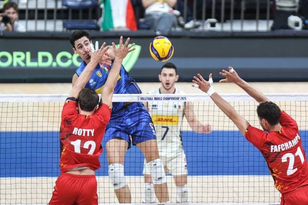 2025.09.24 Pasay City Manila siatkowka mezczyn Mistrzostwa Swiata FIVB 2025 Wlochy - Belgia N z Alessandro Michieletto Foto Szymon Gorski PressFocus 2025.09.24 Pasay City Manila volleyball men FIVB Men s World Championship, WM, Weltmeisterschaft 2025 ITALY v BELGIUM FIVB Men s World Championship 2025 Italy - Belgium quarter finals Credit: Szymon Gorski PressFocus NEWSPIX.PL --- newspix.pl 