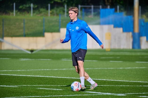 24.09.2025, Fußball, Herren, 2.BL, Saison 2025 2026, Training Holstein Kiel Jonas Therkelsen Kiel, Projensdorf Projensdorf, Trainigsplatz, Kuns Schleswig-Holstein Deutschland