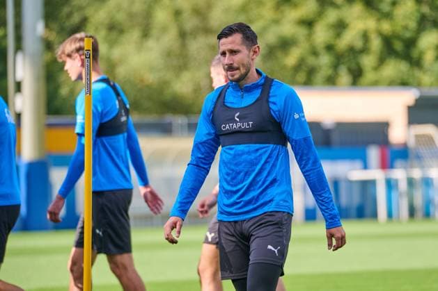 24.09.2025, Fußball, Herren, 2.BL, Saison 2025 2026, Training Holstein Kiel Kapitän Steven Skrzybski Kiel, Projensdorf Projensdorf, Trainigsplatz, Kuns Schleswig-Holstein Deutschland
