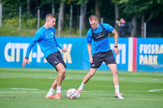 24.09.2025, Fußball, Herren, 2.BL, Saison 2025 2026, Training Holstein Kiel Marko Ivezic gegen Ivan Nekic Kiel, Projensdorf Projensdorf, Trainigsplatz, Kuns Schleswig-Holstein Deutschland