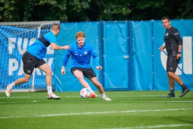 24.09.2025, Fußball, Herren, 2.BL, Saison 2025 2026, Training Holstein Kiel Robert Wagner gegen Ivan Nekic Kiel, Projensdorf Projensdorf, Trainigsplatz, Kuns Schleswig-Holstein Deutschland