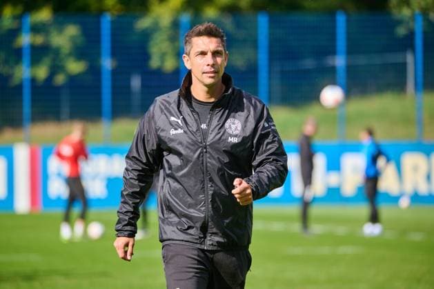 24.09.2025, Fußball, Herren, 2.BL, Saison 2025 2026, Training Holstein Kiel Trainer Marcel Rapp Kiel, Projensdorf Projensdorf, Trainigsplatz, Kuns Schleswig-Holstein Deutschland