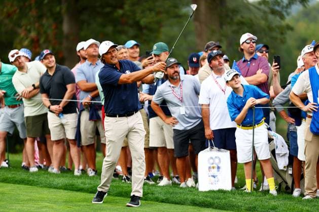 Teemu Selanne of Team Europe during the Celebrity All-Star match. 2025 Ryder Cup, Celebrity Match, Golf, Bethpage Black Golf Course, New York, USA - 24 Sep 2025New York Bethpage Black Golf Course New York (NY) United States of America EDITORIAL USE ONLY No use with unauthorised audio, video, data, fixture lists, club league logos or live services. Online in-match use limited to 120 images, no video emulation. No use in betting, games or single club league player publications. Copyright: xJamesxMarsh Shutterstockx 15500192az