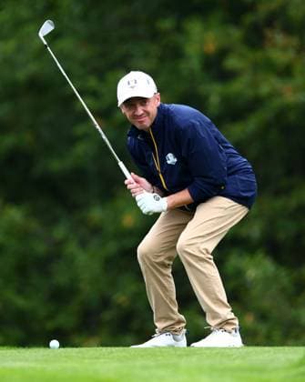 Tom Felton of Team Europe during the Celebrity All-Star match. 2025 Ryder Cup, Celebrity Match, Golf, Bethpage Black Golf Course, New York, USA - 24 Sep 2025New York Bethpage Black Golf Course New York (NY) United States of America EDITORIAL USE ONLY No use with unauthorised audio, video, data, fixture lists, club league logos or live services. Online in-match use limited to 120 images, no video emulation. No use in betting, games or single club league player publications. Copyright: xJamesxMarsh Shutterstockx 15500192be