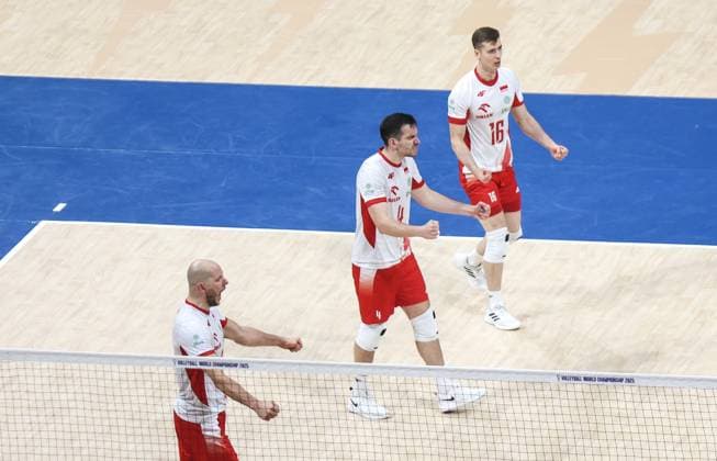 2025.09.24 Pasay City Manila siatkowka mezczyn Mistrzostwa Swiata FIVB 2025 Polska - Turcja N z BARTOSZ KUREK MARCIN KOMENDA KAMIL SEMENIUK radosc zwyciestwo winner win Foto Szymon Gorski PressFocus 2025.09.24 Pasay City Manila Volleyball men FIVB Men s World Championship, WM, Weltmeisterschaft 2025 quarterfinal match Poland v Turkiye Polska - Turcja FIVB Men s World Championship 2025 Poland - Turkey quarter finals cwiercfinal Wilredo Leon Bartosz Kurek radosc zwyciestwo winner win Credit: Szymon Gorski PressFocus NEWSPIX.PL --- newspix.pl 