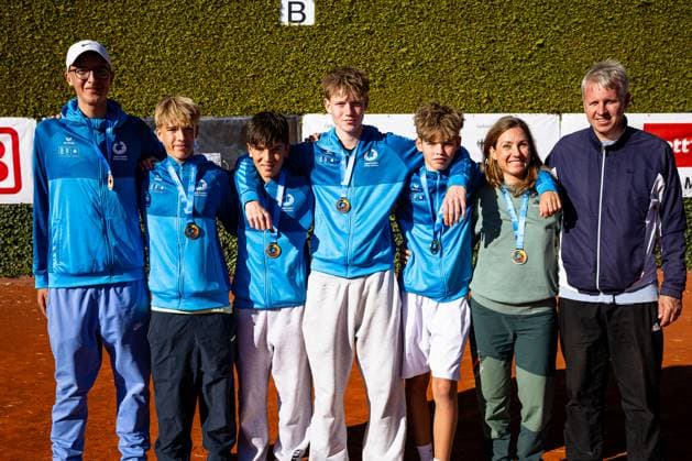 3. Platz: Nordrhein-Westfalen - Gymnasium Rodenkirchen Köln, Jugend trainiert für Olympia - Herbstfinale Tennis 2025, Berlin, TC 1899 Blau-Weiss Berlin e.V., 24.09.2025, Copyright: xClaudioxGärtnerx