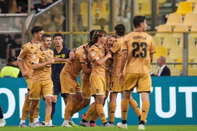 Spezia s Gianluca Lapadula celebrates after scoring the 2-2 goal for his team during the round of 32 Frecciarossa Italian Cup 2025 2026 soccer match between Parma and Spezia at Ennio Tardini Stadium in Parma, North Italy, Wednesday, September 24, 2025. Soccer  Copyright: xMassimoxPaolone LaPressex