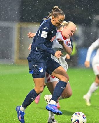 24.09.2025 - Fussball - Saison 2025 2026 - 1. Google Pixel Frauen Bundesliga - 04. Spieltag: TSG Hoffenheim - 1. FC Nürnberg FCN ( Club Clubfrauen ) - Sportfoto Zink - xwoxzix - Lisann Kaut (4, TSG Hoffenheim ) Aleigh Gambone (16, 1. FC Nürnberg FCN )