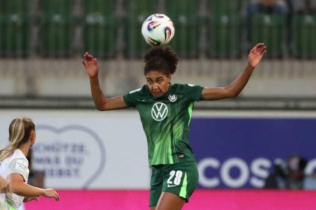 VfL - Bremen, BL Frauen Wolfsburg, 24.09.2025, FUßBALL - VfL Wolfsburg vs. SV Werder Bremen, Google Pixel Frauen-Bundesliga, Saison 2025 26. Cora Zicai (VfL Wolfsburg) Wolfsburg