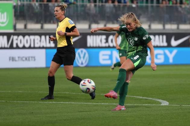 VfL - Bremen, BL Frauen Wolfsburg, 24.09.2025, FUßBALL - VfL Wolfsburg vs. SV Werder Bremen, Google Pixel Frauen-Bundesliga, Saison 2025 26. Janina Minge (VfL Wolfsburg) Wolfsburg