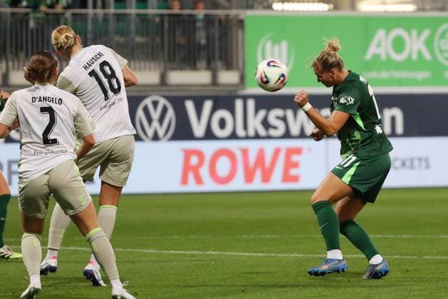 VfL - Bremen, BL Frauen Wolfsburg, 24.09.2025, FUßBALL - VfL Wolfsburg vs. SV Werder Bremen, Google Pixel Frauen-Bundesliga, Saison 2025 26. Alexandra Popp (VfL Wolfsburg) Wolfsburg
