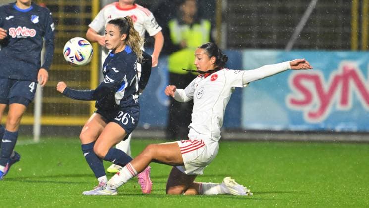 24.09.2025 - Fussball - Saison 2025 2026 - 1. Google Pixel Frauen Bundesliga - 04. Spieltag: TSG Hoffenheim - 1. FC Nürnberg FCN ( Club Clubfrauen ) - Sportfoto Zink - xwoxzix - Janna Grimm (26, TSG Hoffenheim ) Selma Licina (17, 1. FC Nürnberg FCN )