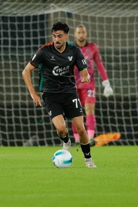 Kike Perez of Venezia FC during the Italian Cup round of 16 match between Hellas Verona FC and Venezia FC at the Marcantonio Bentegodi Stadium on 24 September 2025 in Verona, Italy. during Hellas Verona FC vs Venezia FC, Italian football Coppa Italia match in Verona, Italy, September 24 2025  Copyright: xEmanuelexPennacchio IPAxSportx xipa-agency.netx xx IPA_65689152 IPA_Agency_IPA65689152