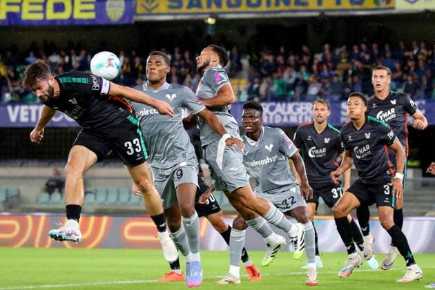 Marin Sverko (33 Venezia FC) opportunity during the Frecciarossa Italian Cup 2025 2026 soccer match between Hellas Verona and Venezia at Stadio Marcantonio Bentegodi in Verona , North Italy , Wednesday ,September 24, 2025. - Soccer  Copyright: xPaolaxGarbuio Lapressex