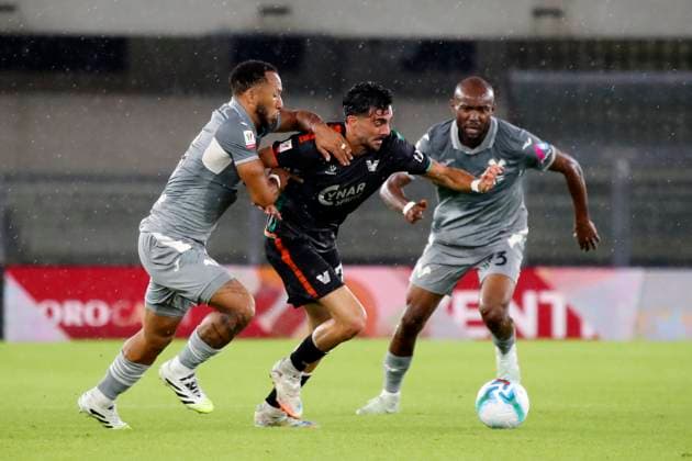 Kike Perez( 71 Venezia FC) during the Frecciarossa Italian Cup 2025 2026 soccer match between Hellas Verona and Venezia at Stadio Marcantonio Bentegodi in Verona , North Italy , Wednesday ,September 24, 2025. - Soccer  Copyright: xPaolaxGarbuio Lapressex