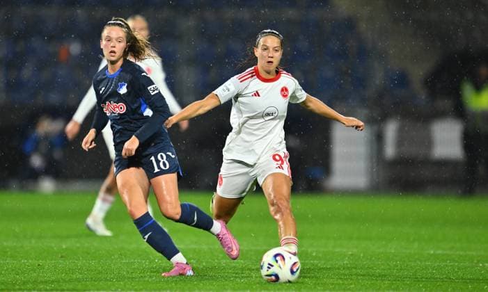 24.09.2025 - Fussball - Saison 2025 2026 - 1. Google Pixel Frauen Bundesliga - 04. Spieltag: TSG Hoffenheim - 1. FC Nürnberg FCN ( Club Clubfrauen ) - Sportfoto Zink - xwoxzix - Valesca Ampoorter (18, TSG Hoffenheim ) Laura Miller (9, 1. FC Nürnberg FCN )