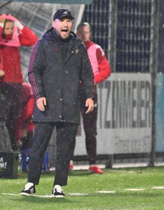 24.09.2025 - Fussball - Saison 2025 2026 - 1. Google Pixel Frauen Bundesliga - 04. Spieltag: TSG Hoffenheim - 1. FC Nürnberg FCN ( Club Clubfrauen ) - Sportfoto Zink - xwoxzix - Thomas Oostendorp ( Trainer 1. FC Nürnberg FCN ) ruft schreit brüllt