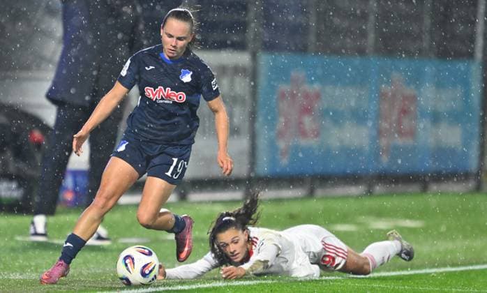 24.09.2025 - Fussball - Saison 2025 2026 - 1. Google Pixel Frauen Bundesliga - 04. Spieltag: TSG Hoffenheim - 1. FC Nürnberg FCN ( Club Clubfrauen ) - Sportfoto Zink - xwoxzix - Marie Steiner (19, TSG Hoffenheim ) Sanja Homann (19, 1. FC Nürnberg FCN )