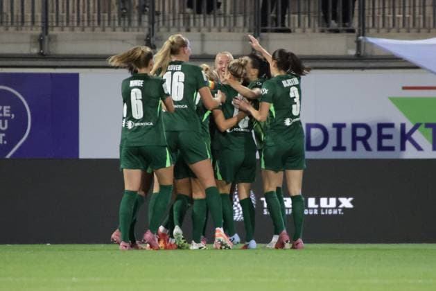 24.09.2025, xgrfx, Fussball Google Pixel Frauen-Bundesliga, VfL Wolfsburg - Werder Bremen v.l. Tor, Ella Peddemors (VfL Wolfsburg) (DFL DFB REGULATIONS PROHIBIT ANY USE OF PHOTOGRAPHS as IMAGE SEQUENCES and or QUASI-VIDEO) Wolfsburg