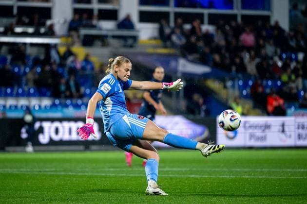 Larissa Rusek (FC Nuernberg, 21) am Ball, GER, TSG 1899 Hoffenheim vs 1. FC Nuernberg, Fussball Google Pixel Frauen Bundesliga, 4. Spieltag, Saison 2025 2026, 24.09.2025 DFB regulations prohibit any use of photographs as image sequences and or quasi-video GER, TSG 1899 Hoffenheim vs 1. FC Nuernberg, Fussball Google Pixel Frauen Bundesliga, 4. Spieltag, Saison 2025 2026, 24.09.2025 Hoffenheim Copyright: xEibner-Pressefoto Memmlerx EP_MMR