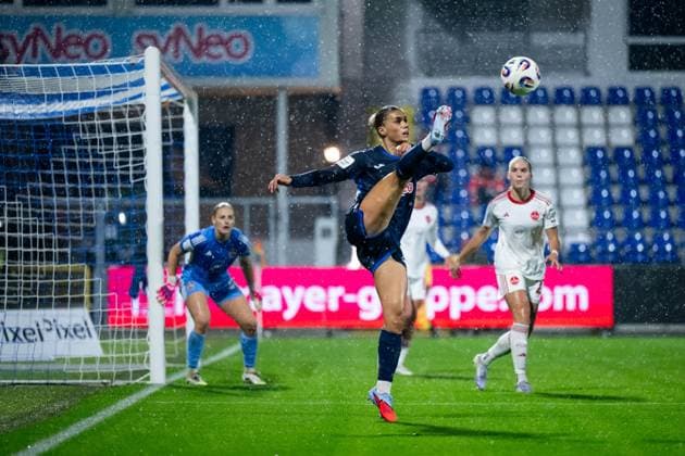 Selina Cerci (TSG Hoffenheim, 29) am Ball, GER, TSG 1899 Hoffenheim vs 1. FC Nuernberg, Fussball Google Pixel Frauen Bundesliga, 4. Spieltag, Saison 2025 2026, 24.09.2025 DFB regulations prohibit any use of photographs as image sequences and or quasi-video GER, TSG 1899 Hoffenheim vs 1. FC Nuernberg, Fussball Google Pixel Frauen Bundesliga, 4. Spieltag, Saison 2025 2026, 24.09.2025 Hoffenheim Copyright: xEibner-Pressefoto Memmlerx EP_MMR