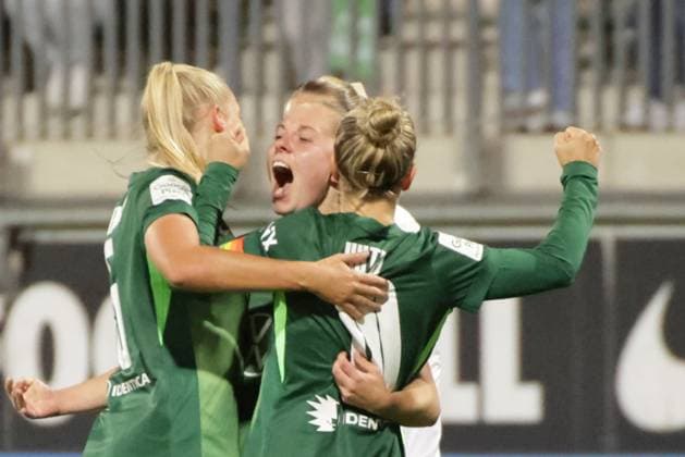 24.09.2025, xgrfx, Fussball Google Pixel Frauen-Bundesliga, VfL Wolfsburg - Werder Bremen v.l. Tor, Janou Levels (VfL Wolfsburg) (DFL DFB REGULATIONS PROHIBIT ANY USE OF PHOTOGRAPHS as IMAGE SEQUENCES and or QUASI-VIDEO) Wolfsburg