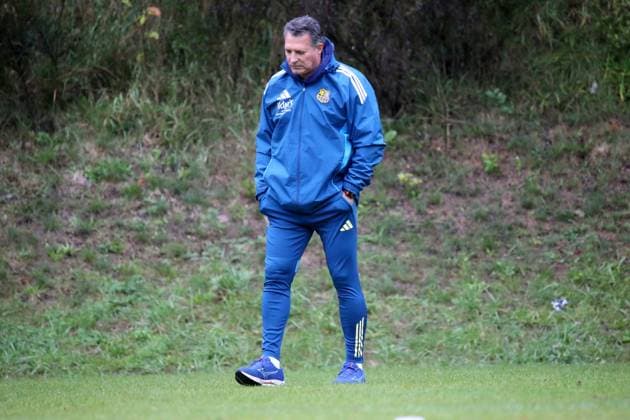 24.09.2025, xmohx, Fussball 3.Liga, 1.FC Saarbrücken - Training v.l. Trainer Alois Schwartz (1.FC Saarbruecken) (DFL DFB REGULATIONS PROHIBIT ANY USE OF PHOTOGRAPHS as IMAGE SEQUENCES and or QUASI-VIDEO) Saarbrücken