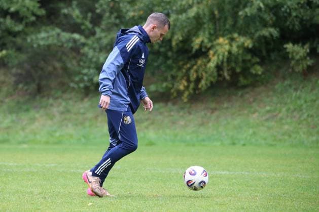 24.09.2025, xmohx, Fussball 3.Liga, 1.FC Saarbrücken - Training v.l. Florian Pick (1.FC Saarbruecken) (DFL DFB REGULATIONS PROHIBIT ANY USE OF PHOTOGRAPHS as IMAGE SEQUENCES and or QUASI-VIDEO) Saarbrücken