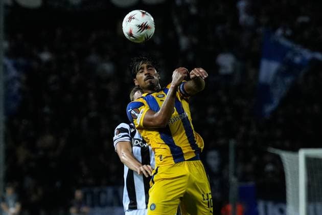 PAOK v Maccabi Tel Aviv - UEFA Europa League THESSALONIKI, GREECE - SEPTEMBER 24: Maccabi’s midfielder Dor Peretz in action during the football match between PAOK and Maccabi Tel Aviv on the 1st day of the 1st round of the League Phase of the Europa League at Toumba Stadium in Thessaloniki, Greece on September 24, 2025. Konstantinos Tsakalidis Anadolu Thessaloniki Greece. Editorial use only. Please get in touch for any other usage.  Copyright: x2025xAnadoluxKonstantinosxTsakalidisx
