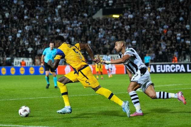 PAOK v Maccabi Tel Aviv - UEFA Europa League THESSALONIKI, GREECE - SEPTEMBER 24: Maccabi’s Mohamed Ali Camara and PAOK’s striker Giorgos Giakoumakis in action during the football match between PAOK and Maccabi Tel Aviv on the 1st day of the 1st round of the League Phase of the Europa League at Toumba Stadium in Thessaloniki, Greece on September 24, 2025. Konstantinos Tsakalidis Anadolu Thessaloniki Greece. Editorial use only. Please get in touch for any other usage.  Copyright: x2025xAnadoluxKonstantinosxTsakalidisx