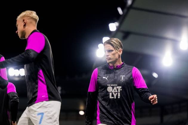 250924 Jens Stryger Larsen of Malmö FF ahead of the UEFA Europa League football match between Malmö FF and Ludogorets on September 24, 2025 in Malmö. Photo: Petter Arvidson BILDBYRAN kod PA PA1085 fotboll football soccer fotball uefa europa league europa league malmö ff ludogorets bbeng Copyright: PETTERxARVIDSON BB250924PA086